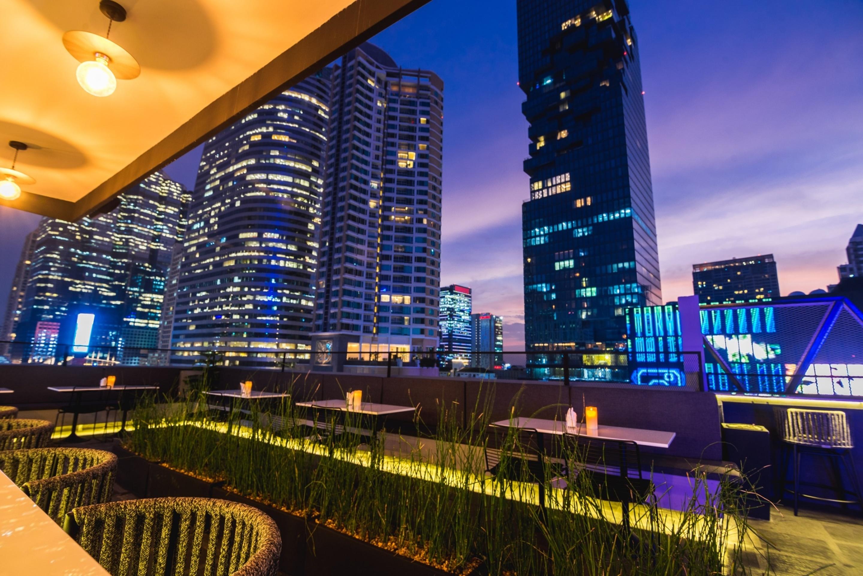 Sora Hotel Silom Bangkok Exteriör bild
