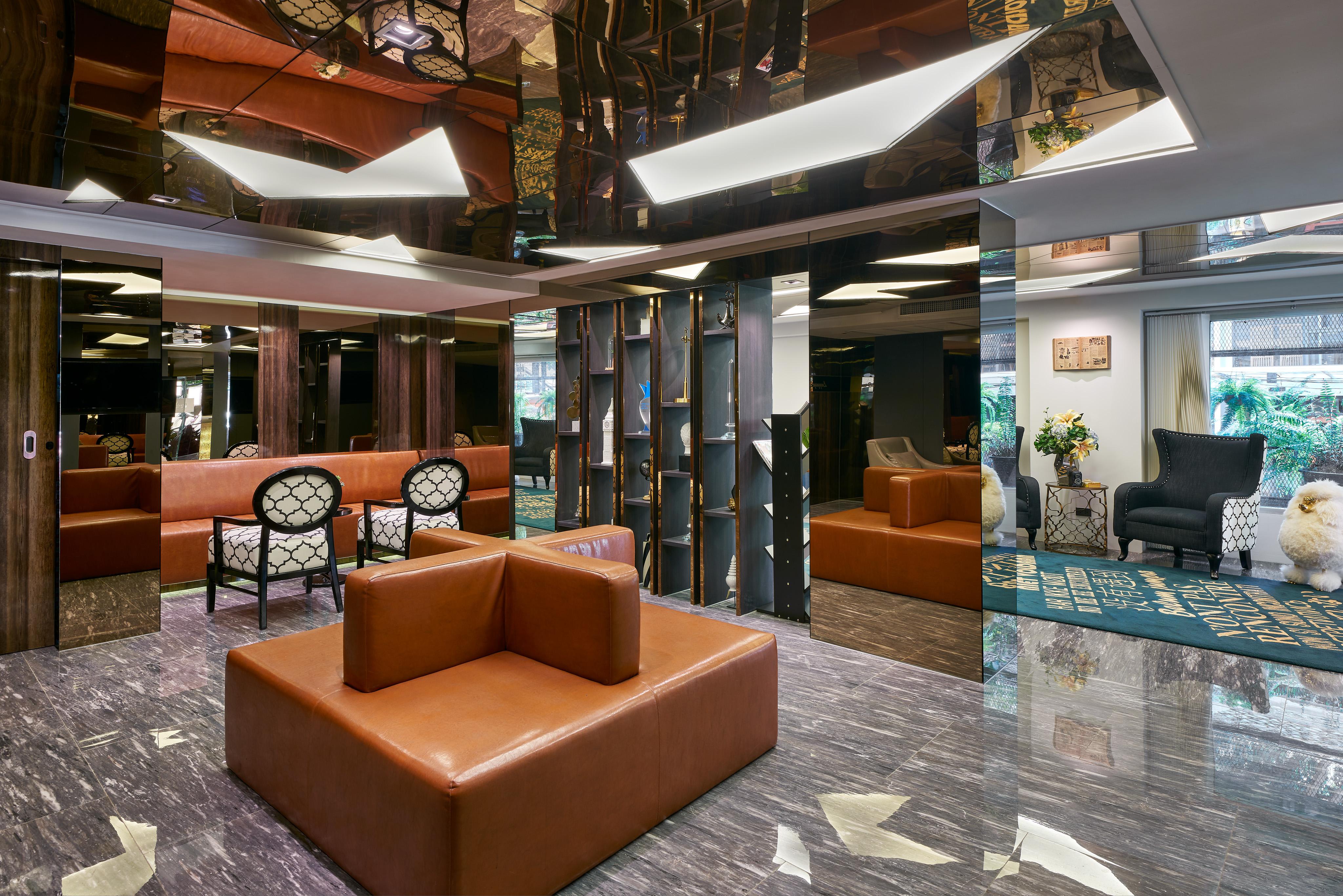 Sora Hotel Silom Bangkok Exteriör bild