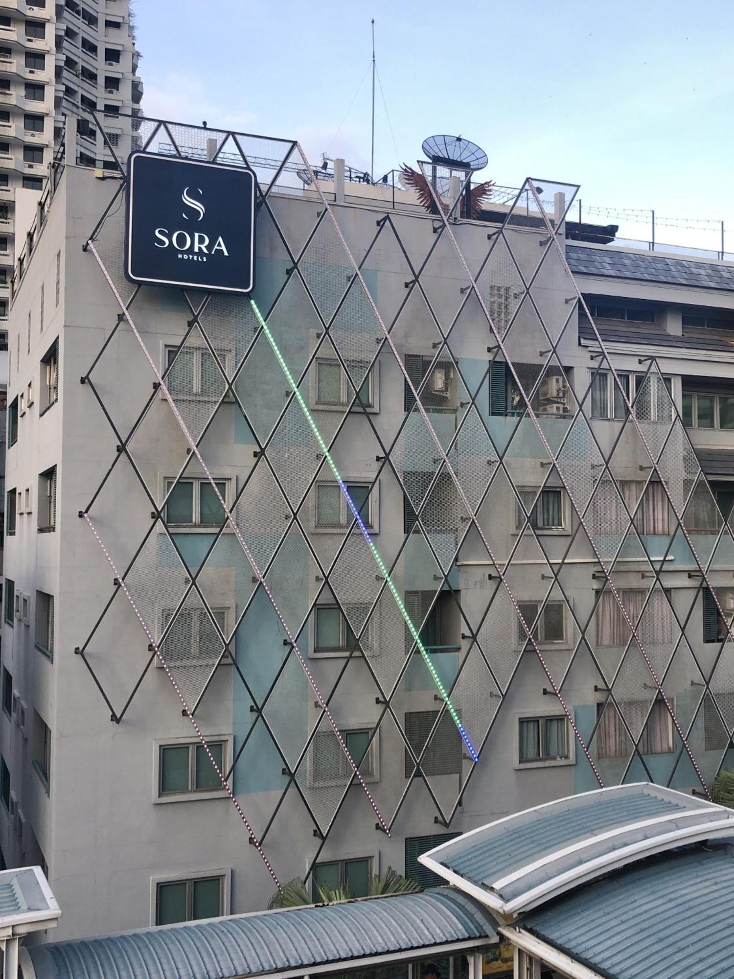 Sora Hotel Silom Bangkok Exteriör bild