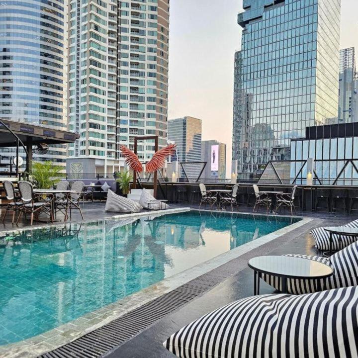 Sora Hotel Silom Bangkok Exteriör bild