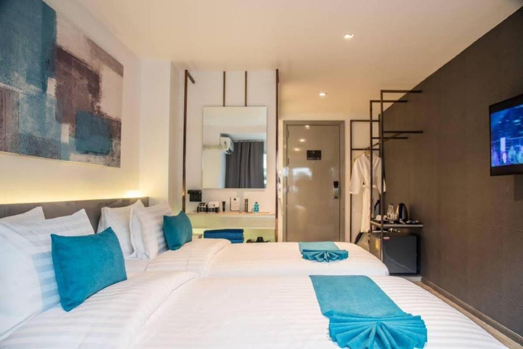 Sora Hotel Silom Bangkok Exteriör bild