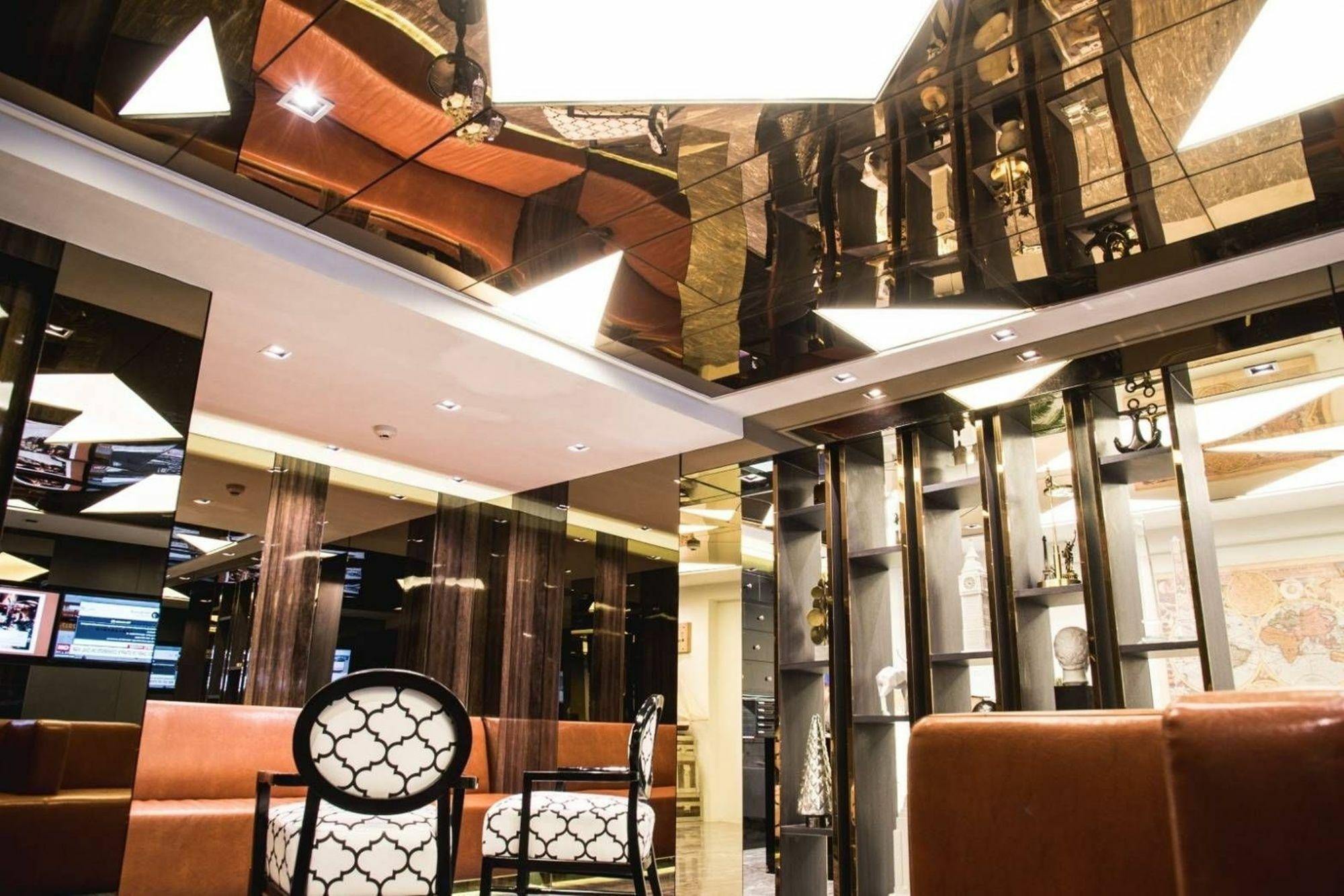 Sora Hotel Silom Bangkok Exteriör bild